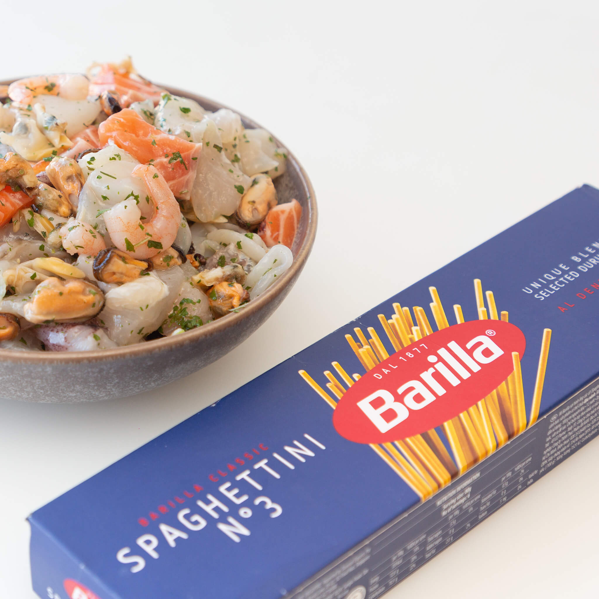 Seafood spaghetti marinara 4-5 people.A delicious mix of the rich marinara mix with juicy prawns, soft calamari bits, and delicate pieces of fresh fish. , with Barilla Spagehetti, and Basilico sauce available at steve costi seafood